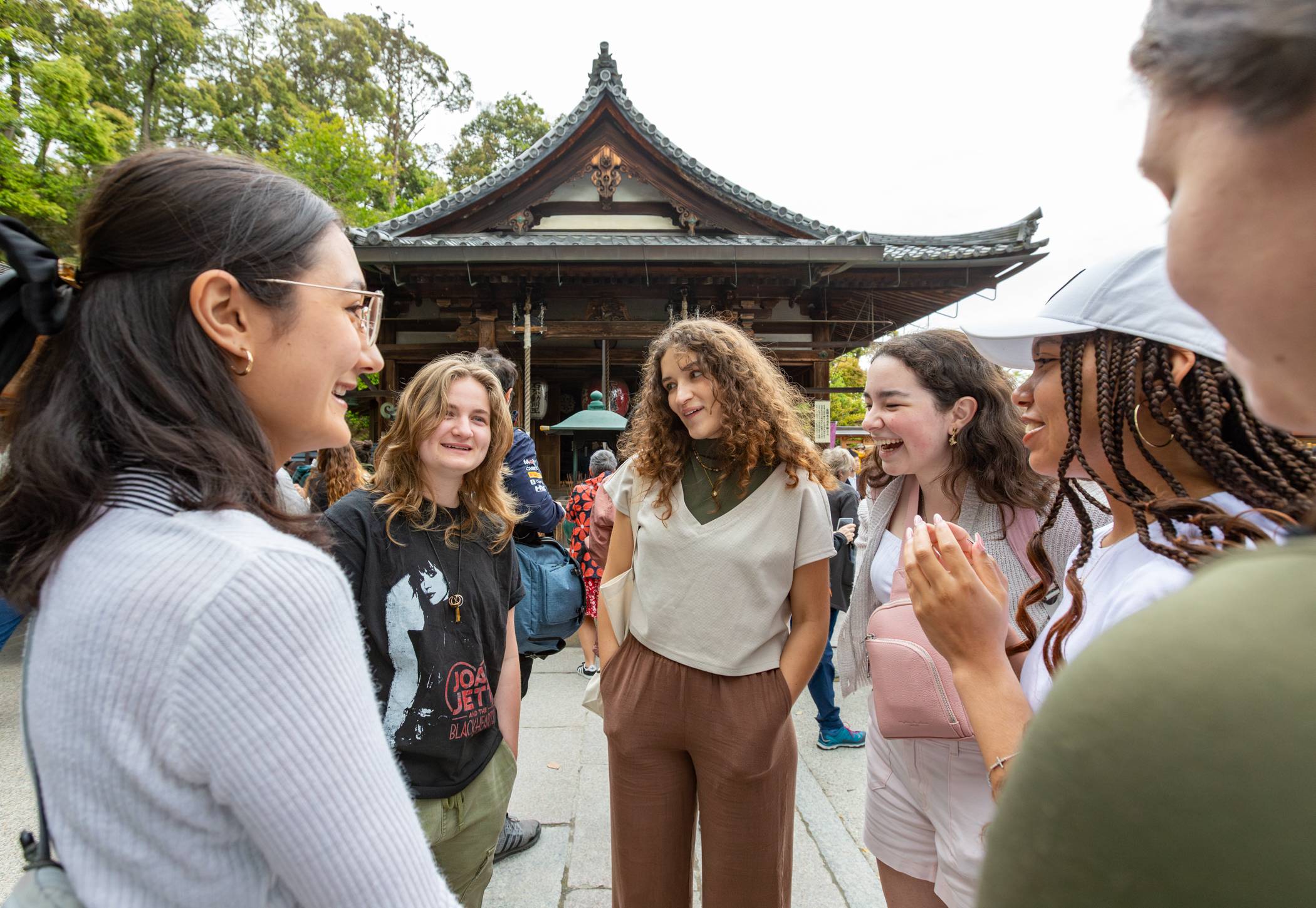 Students on Honors College Passport: Japan